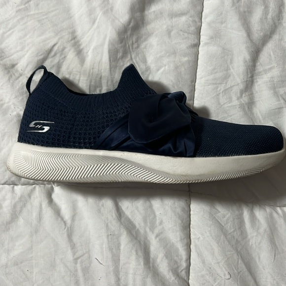 Sketchers slip on - Picture 2 of 5